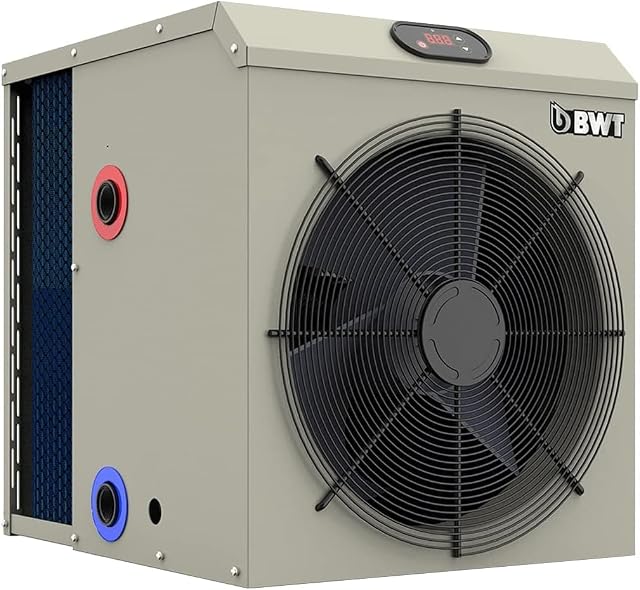 BWT-Mini-Poolwärmepumpe im Metallgehäuse, zwischen Filter und Einlaufdüse eingebaut